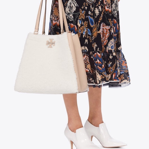 Tory Burch♥️NEW⭐️McGraw Shearling carryall - Picture 2 of 8